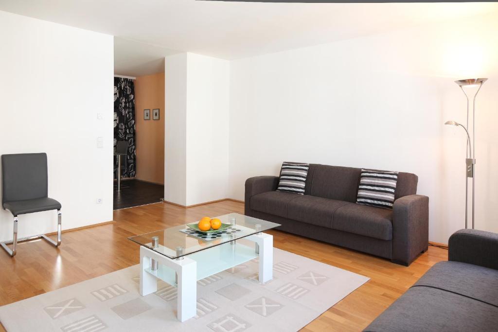 3 Rooms Sunny Apartments-Schoenbrunn, 100M2 With Balcony ウィーン 部屋 写真