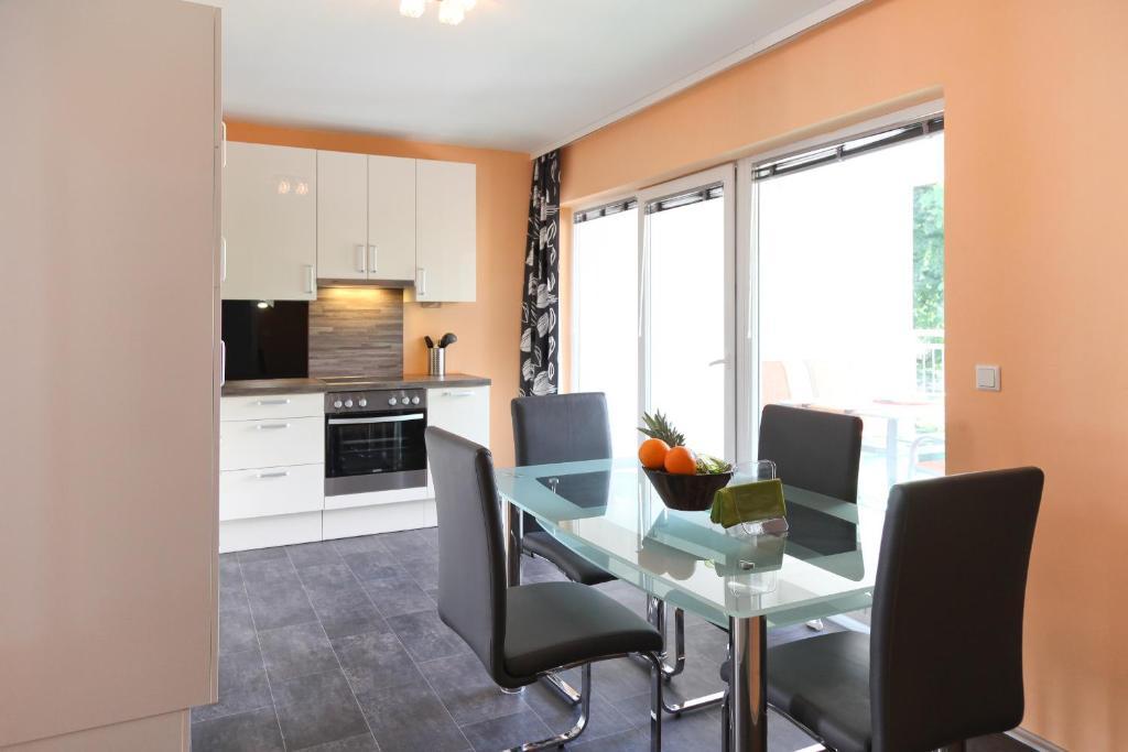3 Rooms Sunny Apartments-Schoenbrunn, 100M2 With Balcony ウィーン 部屋 写真